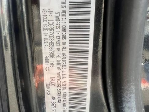 Used 2017 RAM 1500 Express AWD/4WD image 31