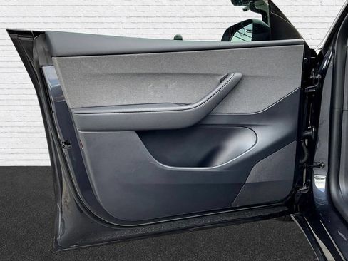 Used 2026 Tesla Model Y 2WD image 19