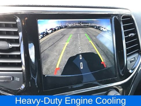 Used 2022 Jeep Grand Cherokee Limited w/ Technology Group image 11