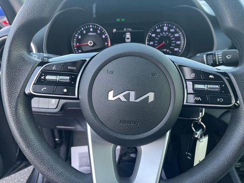 Used 2022 Kia Forte LXS image 10