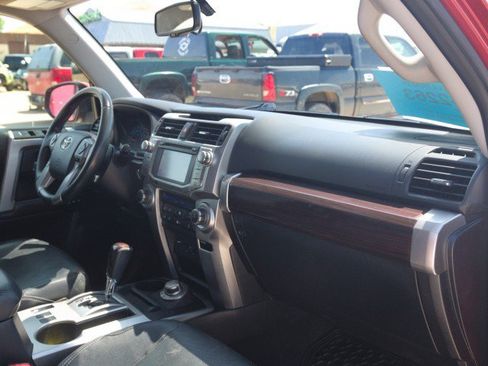 Used 2014 Toyota 4Runner Limited AWD/4WD image 31