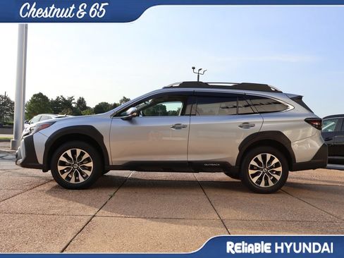 Used 2024 Subaru Outback Touring XT AWD/4WD image 3