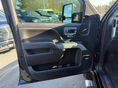 Used 2018 Chevrolet Silverado 2500 LTZ w/ Duramax Plus Package image 24