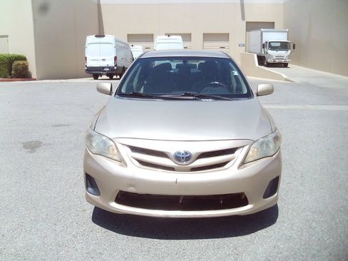Used 2011 Toyota Corolla LE FWD image 2