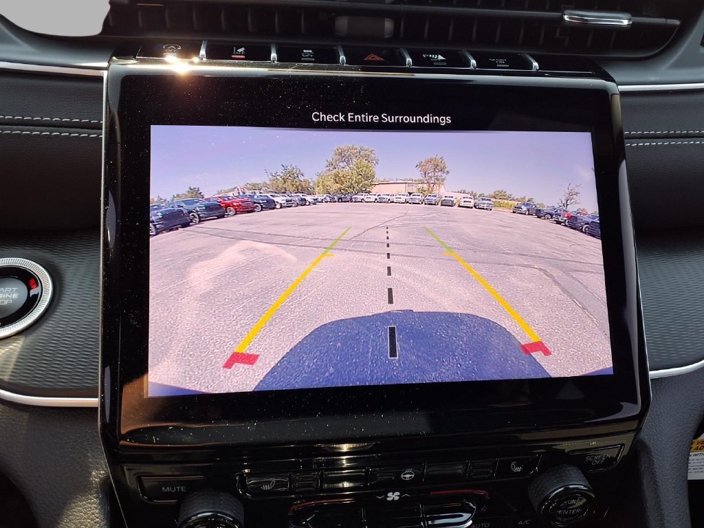 New 2027 Jeep Grand Cherokee Laredo X AWD/4WD image 6