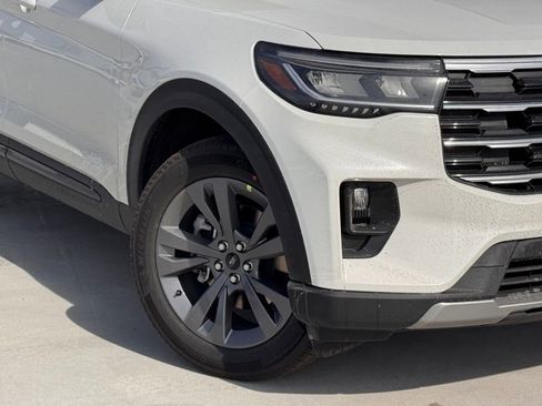 New 2026 Ford Explorer Active w/ Active Comfort Package image 4