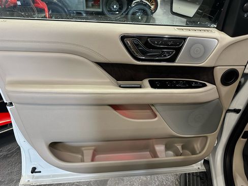 Used 2021 Lincoln Navigator L Reserve w/ Luxury Package image 8