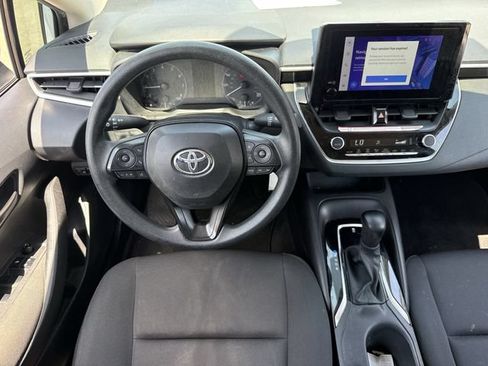 Used 2025 Toyota Corolla LE FWD image 12