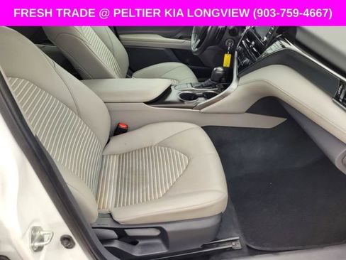 Used 2023 Toyota Camry SE FWD image 10