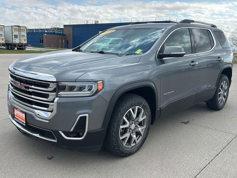 Used 2020 GMC Acadia SLT image 2