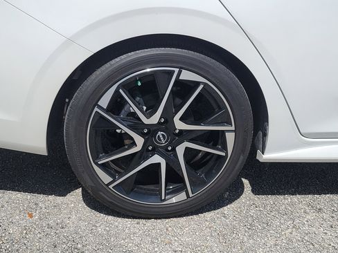 Used 2024 Nissan Sentra SR w/ SR Premium Package image 5