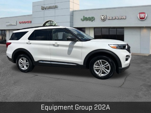 Used 2024 Ford Explorer XLT w/ Equipment Group 202A AWD/4WD image 2