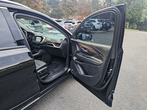 Used 2018 GMC Terrain Denali w/ Advanced Safety Package image 28