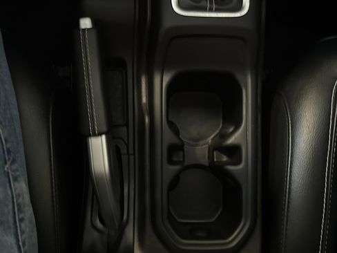 Used 2020 Jeep Gladiator Overland image 23