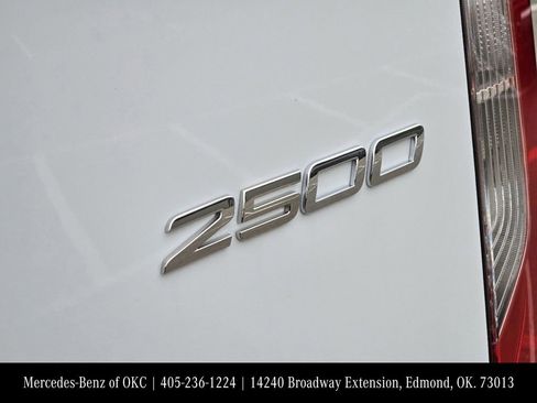 Used 2025 Mercedes-Benz Sprinter 2500 image 9