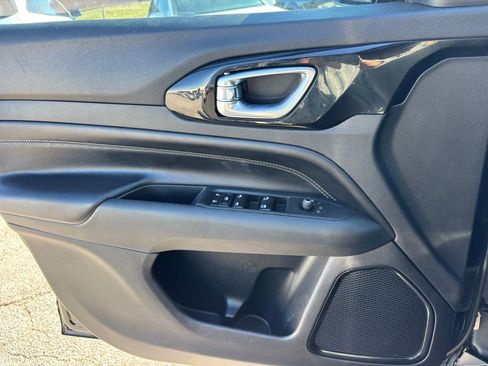 Used 2022 Jeep Compass Altitude image 9