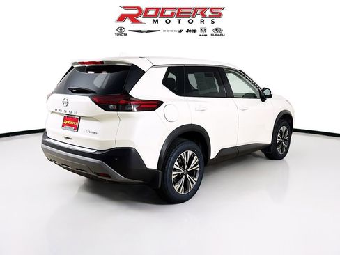Used 2021 Nissan Rogue SV image 7