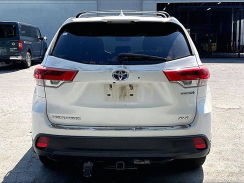 Used 2019 Toyota Highlander XLE AWD/4WD image 5