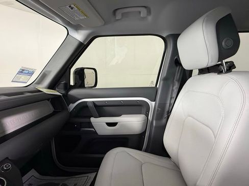 New 2025 Land Rover Defender 110 S image 18