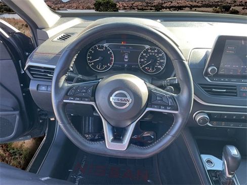 Used 2020 Nissan Altima 2.5 SR w/ Premium Package image 10