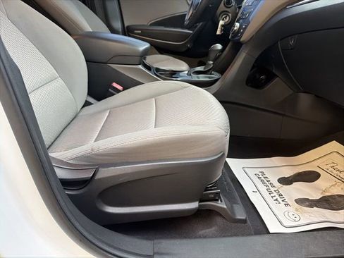 Used 2017 Hyundai Santa Fe Sport FWD image 19