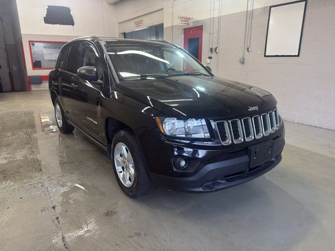 Used 2016 Jeep Compass Sport image 1