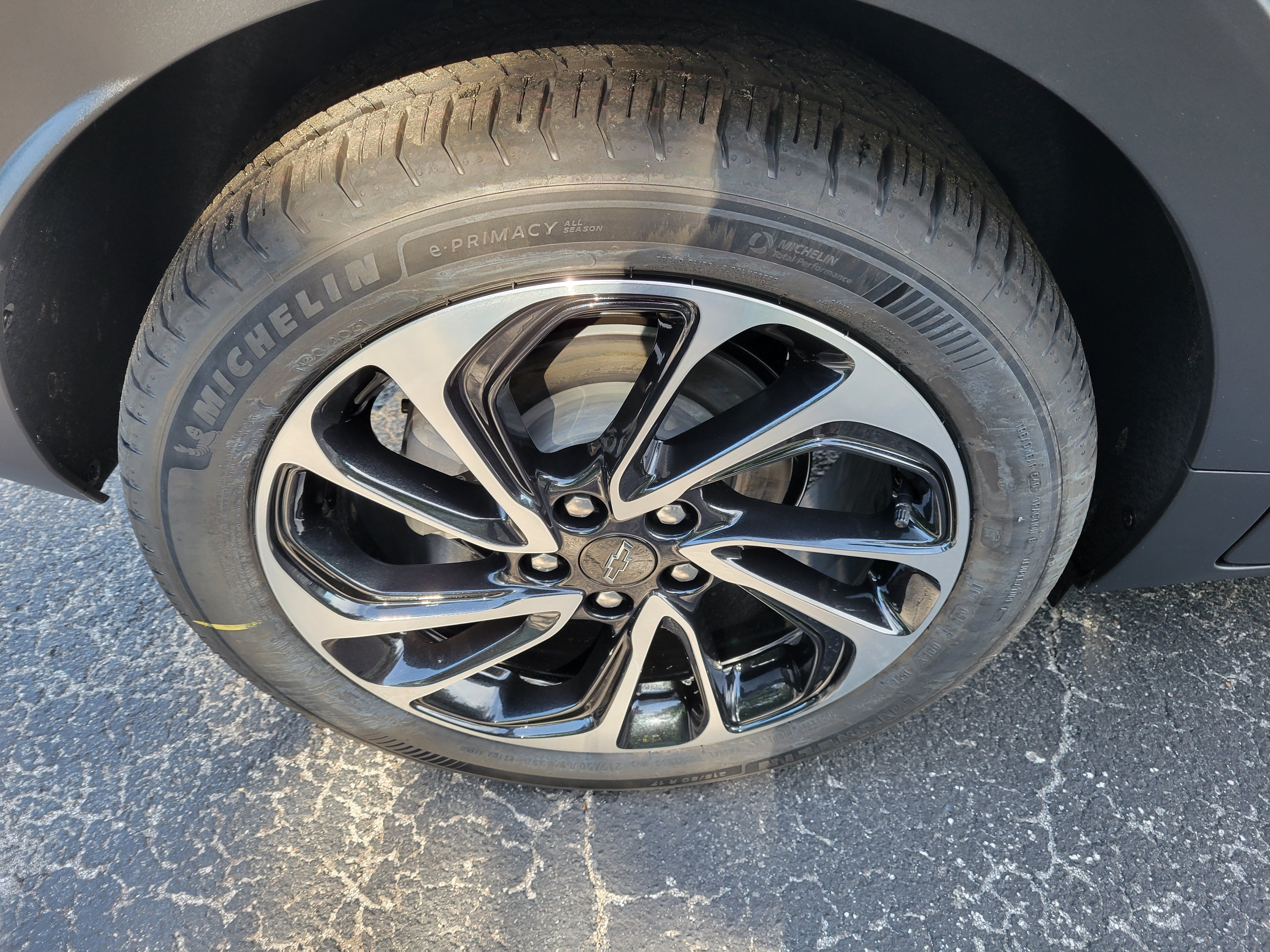 New 2027 Chevrolet Bolt LT w/ Super Cruise Package FWD image 38