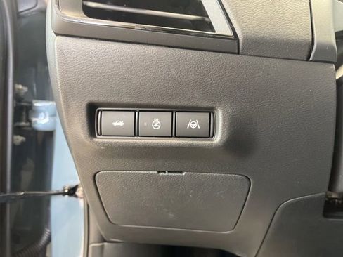New 2026 Nissan Sentra SR w/ SR Premium Package FWD image 18