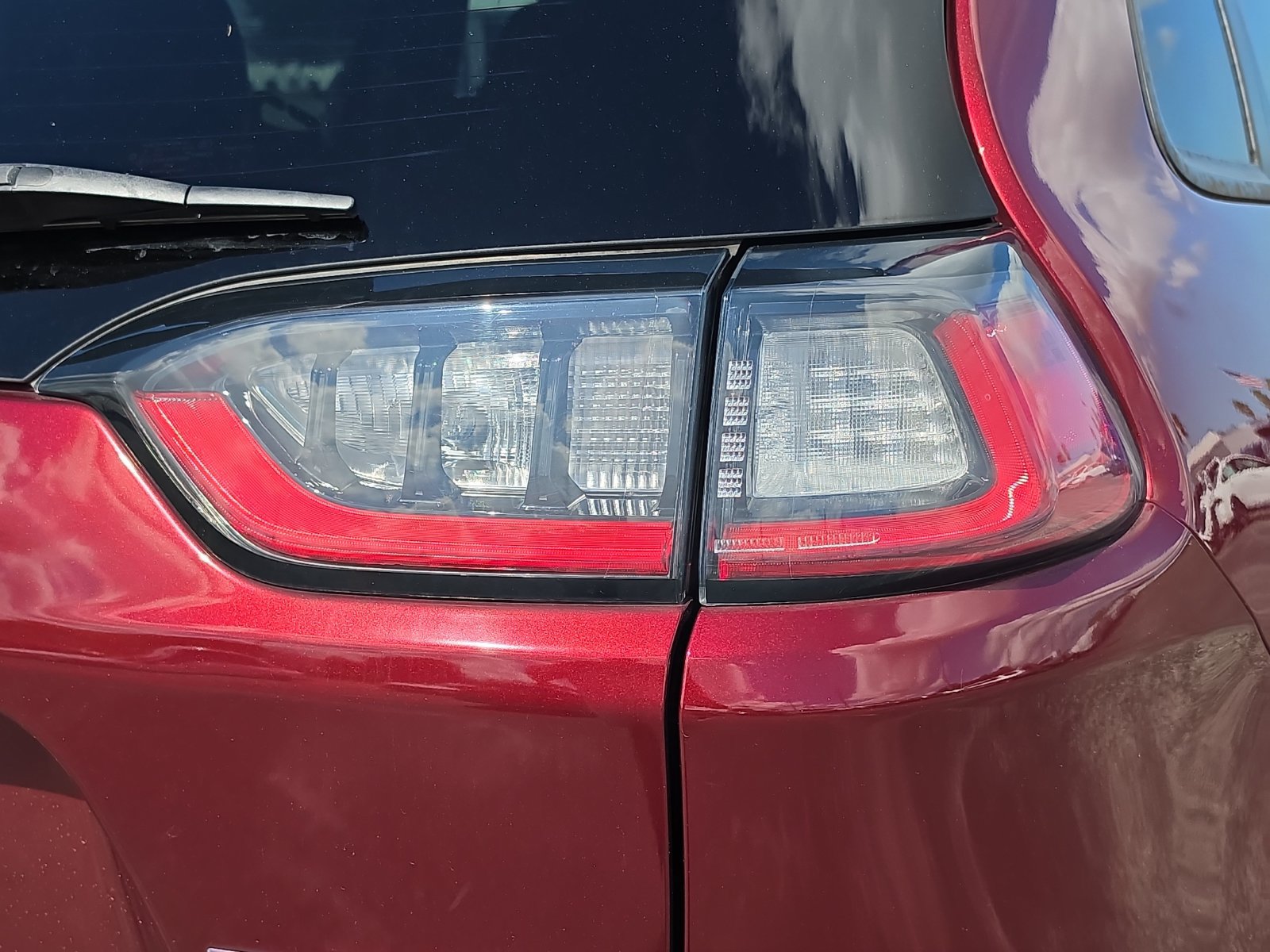 Used 2021 Jeep Cherokee Trailhawk w/ Sun, Sound & Nav Group AWD/4WD image 8