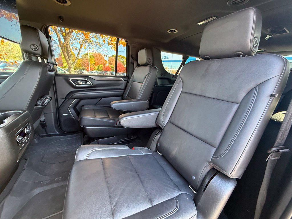 Used 2021 Chevrolet Suburban LT w/ Luxury Package AWD/4WD image 28