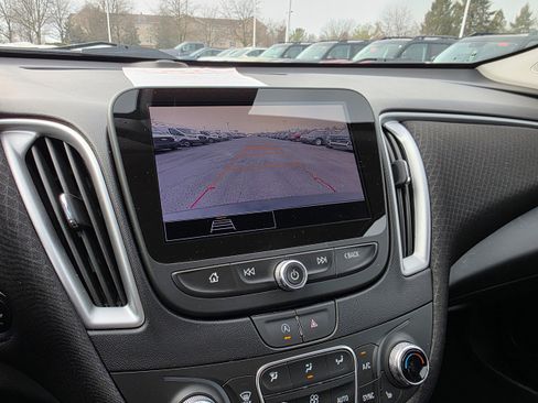 Used 2024 Chevrolet Malibu LT image 19