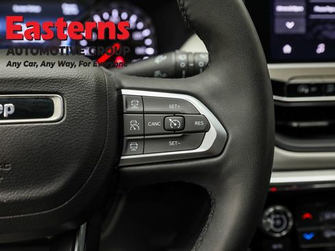 Used 2024 Jeep Compass Limited image 16