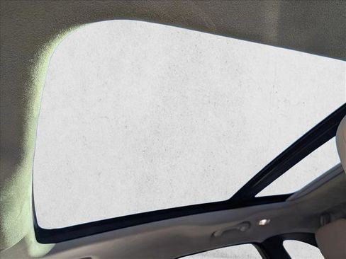 Used 2020 Jaguar F-PACE Premium image 16