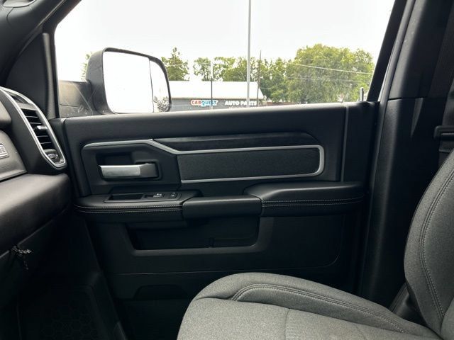 Used 2022 RAM 2500 Big Horn w/ Night Edition AWD/4WD image 41