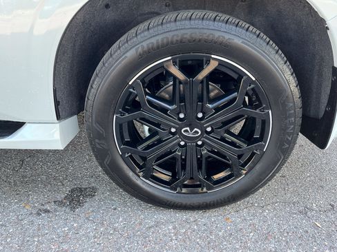 Certified 2026 INFINITI QX80 4WD image 14