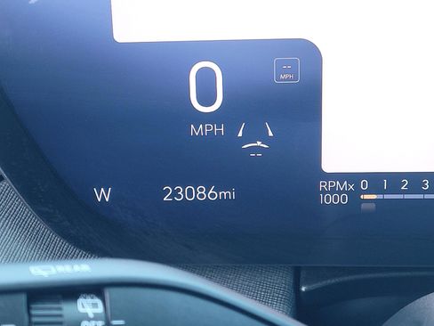 Used 2025 Buick Enclave Preferred FWD image 23