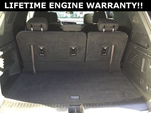 Used 2025 Chevrolet Traverse LT image 24