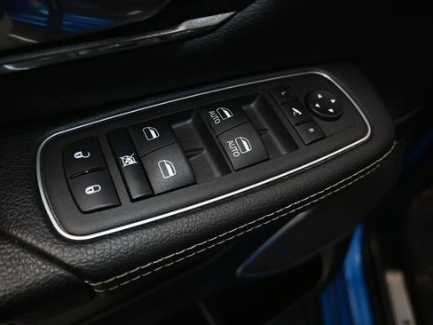 Used 2022 RAM 1500 Laramie image 12