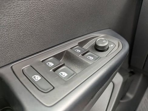 Certified 2025 Volkswagen Taos S FWD image 23