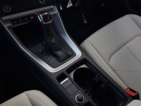 Certified 2025 Audi Q3 2.0T Premium Plus w/ Premium Plus Package image 15