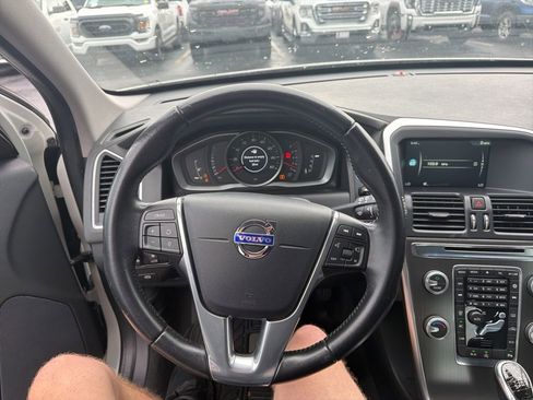 Used 2016 Volvo XC60 T5 w/ Proximity Package FWD image 20