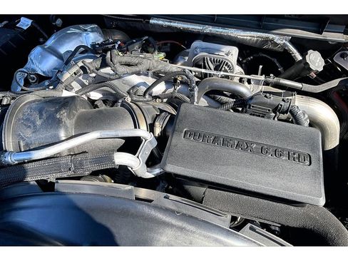 Used 2025 Chevrolet Silverado 2500 ZR2 w/ Technology Package AWD/4WD image 33