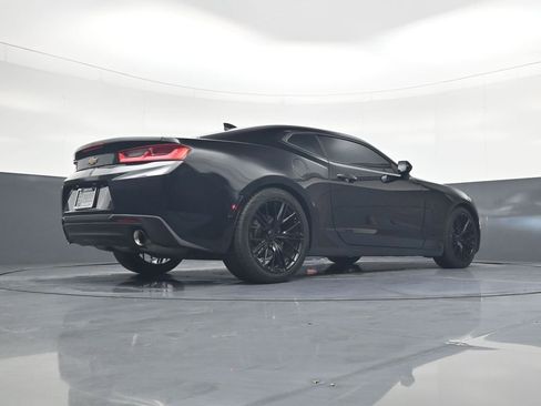 Used 2018 Chevrolet Camaro LT image 21