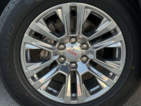 Used 2022 GMC Yukon XL Denali image 11