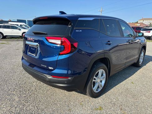 Used 2023 GMC Terrain SLE w/ LPO, Floor Liner Package AWD/4WD image 5