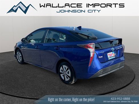 Used 2016 Toyota Prius Three w/ Advanced Technology Package image 3
