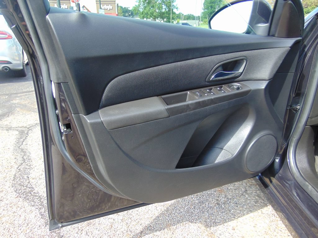 Used 2016 Chevrolet Cruze LT FWD image 21