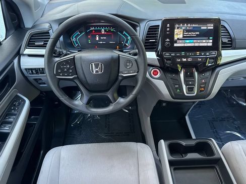 Used 2018 Honda Odyssey EX image 13