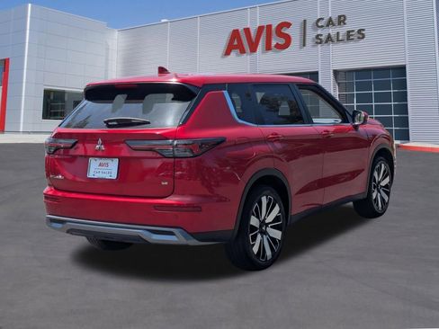 Used 2025 Mitsubishi Outlander SE FWD image 6