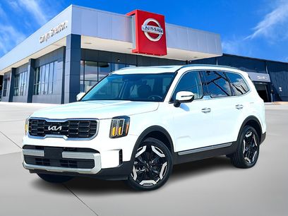 Used 2024 Kia Telluride S w/ S Sunroof Package